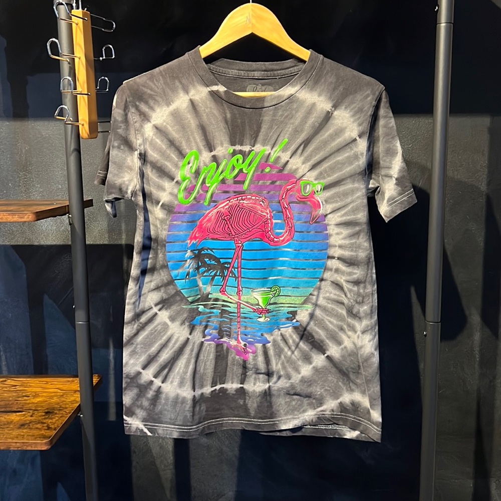 Gray & white tie die short sleeve T-shirt electric pink flamingo  ENJOY!